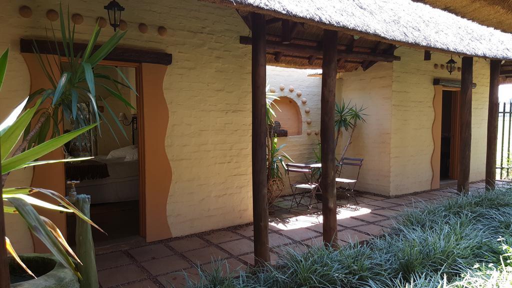 African Silhouette Gasthof Benoni